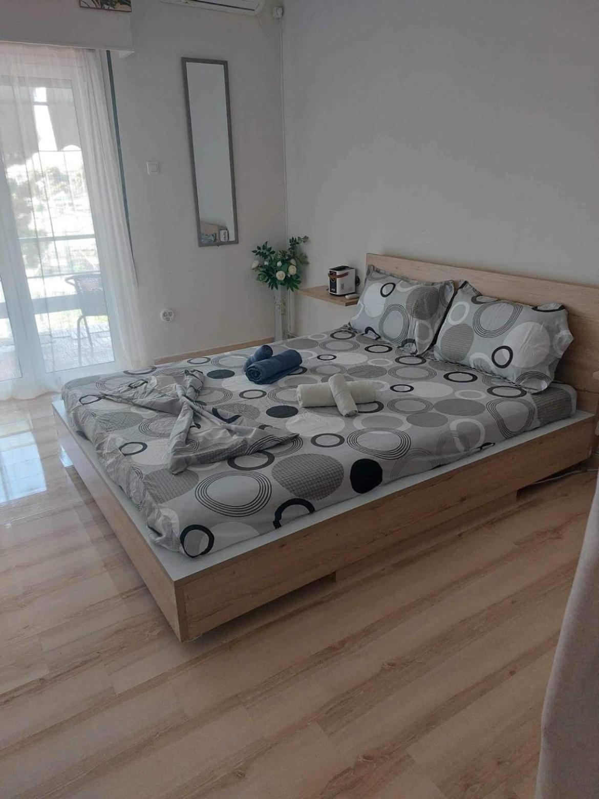 Artemida Apartment Near The Sea ภายนอก รูปภาพ